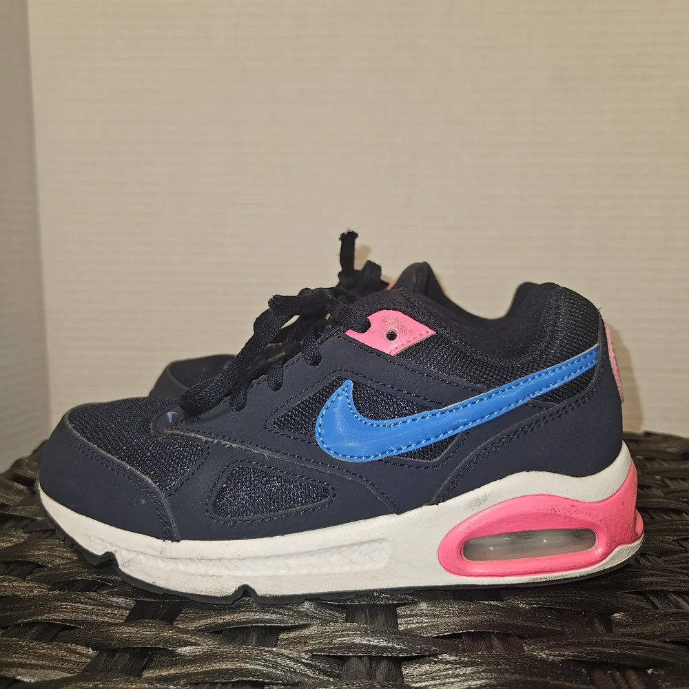 Nike Kids Dark Blue Sneakers with Pink and Blue Accents